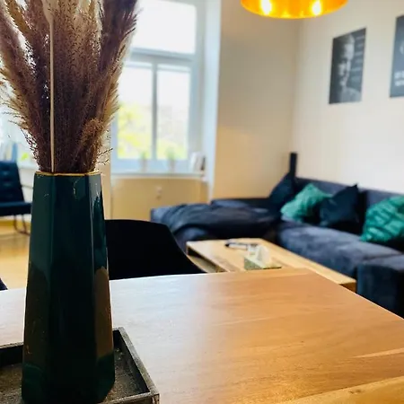 Modernes - Kingsize-bett, Smart-tv Mit Balkon Im Altbaustil&zentrumsnah * Erfurt