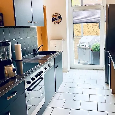Apartment Modernes - Kingsize-bett, Smart-tv Mit Balkon Im Altbaustil & Zentrumsnah *